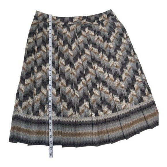 Talbots Women SZ 14 Multicolored Pleated Chevron Print Skirt Midi Length Casual - Picture 7 of 9